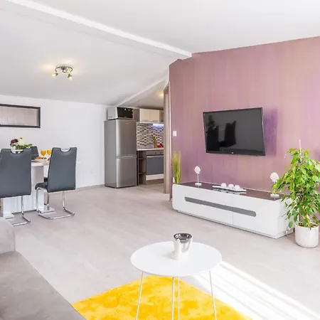 Apartments Nunc *